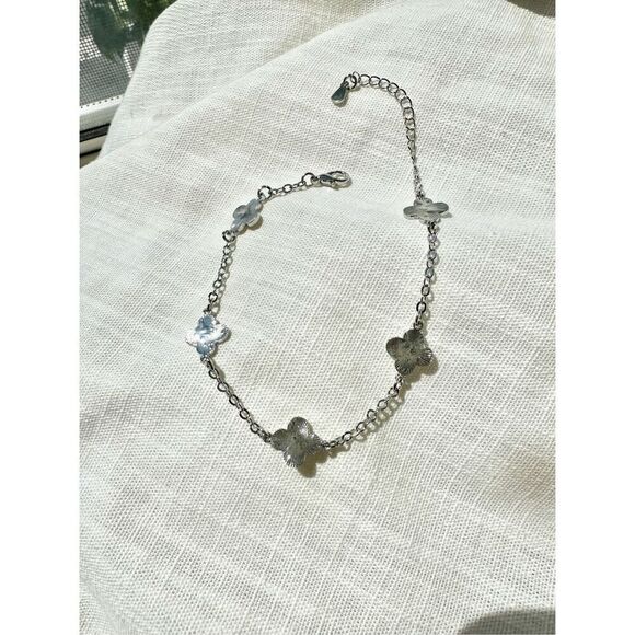 Silver color four leaf chain bracelet - Picture 3 of 3